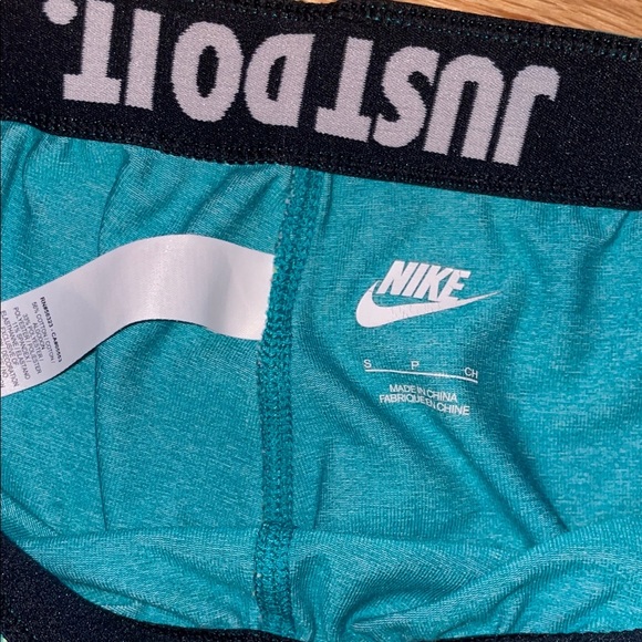 Nike Teal Patterned Leggings* Medium - Picture 4 of 4